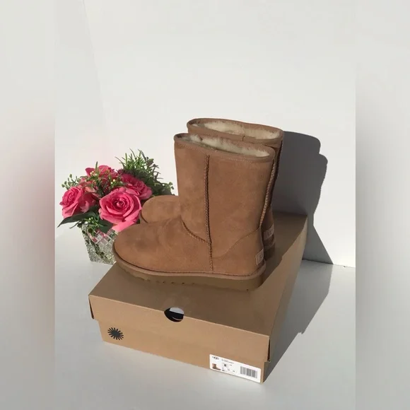 UGG Classic Short II Boot - Picture 2 of 8